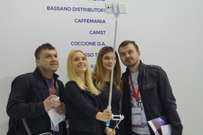 Community Coven - Vinci un´asta selfie!